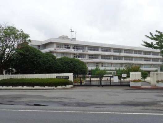 【小学校】三郷市立前間小学校まで457ｍ