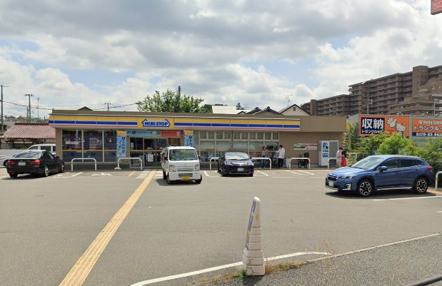 【コンビニエンスストア】ミニストップ　川西見野2丁目店まで353ｍ