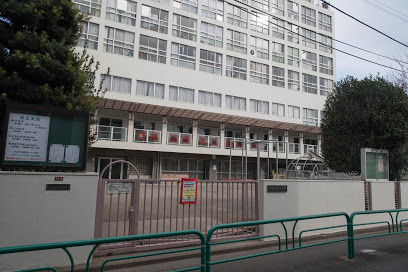 【幼稚園】西荻学園幼稚園まで260ｍ