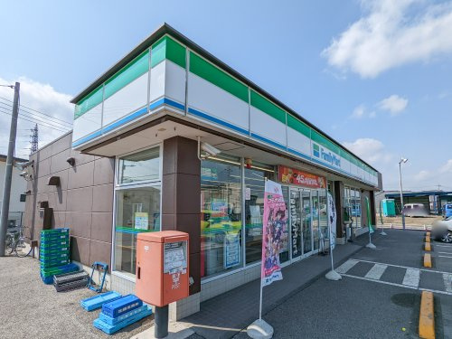【コンビニエンスストア】ファミリーマート　ベツイ栃木今泉店まで1180ｍ