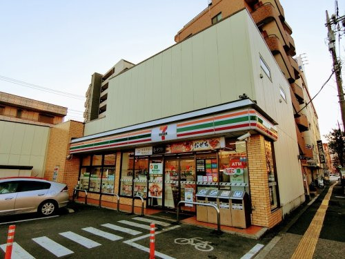 【コンビニエンスストア】セブンイレブン　足立西新井栄町3丁目店まで553ｍ