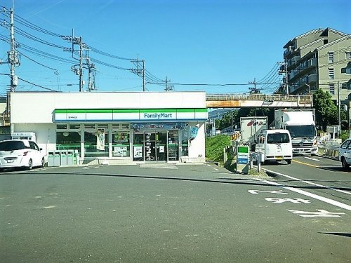 【コンビニエンスストア】ファミリーマート取手寺田店まで524ｍ