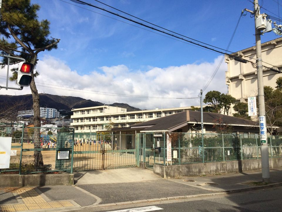 【小学校】西宮市立北夙川小学校まで273ｍ