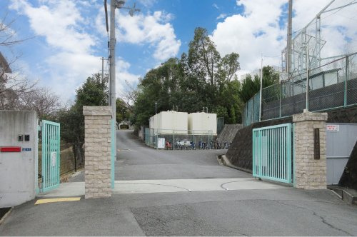 【小学校】富田林市立伏山台小学校まで1400ｍ
