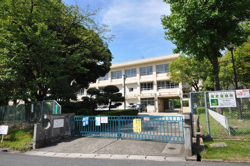 【小学校】堺市立茶山台小学校まで320ｍ