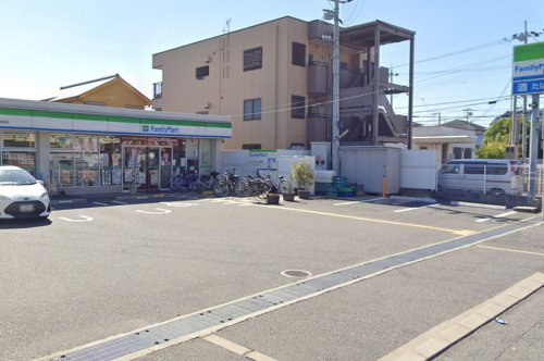 【コンビニエンスストア】ファミリーマート泉大津北助松店まで100ｍ