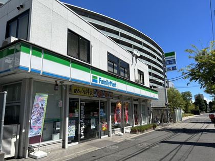 【コンビニエンスストア】ファミリーマート　東雲橋店まで216ｍ