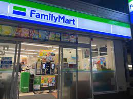 【コンビニエンスストア】ファミリーマート　本八幡駅西店まで81ｍ