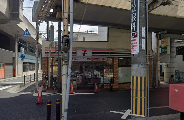 【コンビニエンスストア】セブンイレブン岸里玉出駅前店まで200ｍ