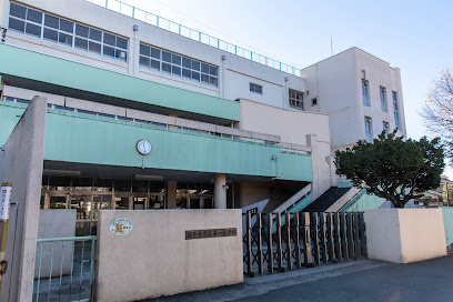 【小学校】第一小学校まで474ｍ