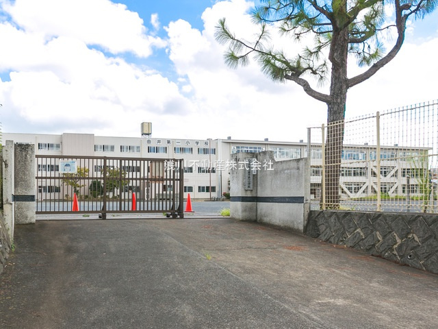 【小学校】由井第一小学校まで510ｍ