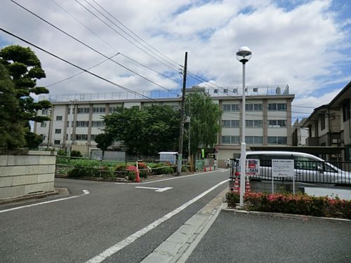 【小学校】練馬区立高松小学校まで490ｍ