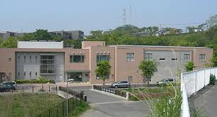 【市役所・区役所】栄区役所　上郷地区センターまで1279ｍ