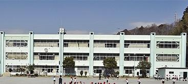【小学校】二宮町立山西小学校まで1532ｍ