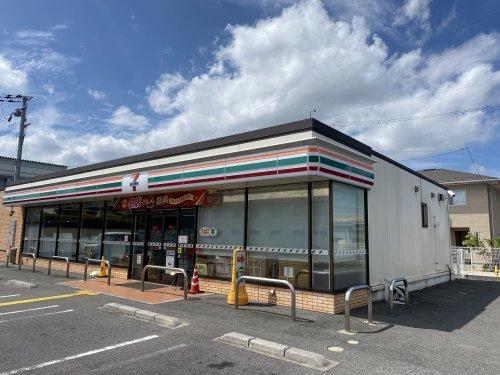 【コンビニエンスストア】セブンイレブン　愛荘町市店まで400ｍ