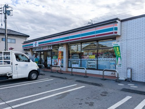 【コンビニエンスストア】セブンイレブン　宇都宮下荒針町店まで1052ｍ