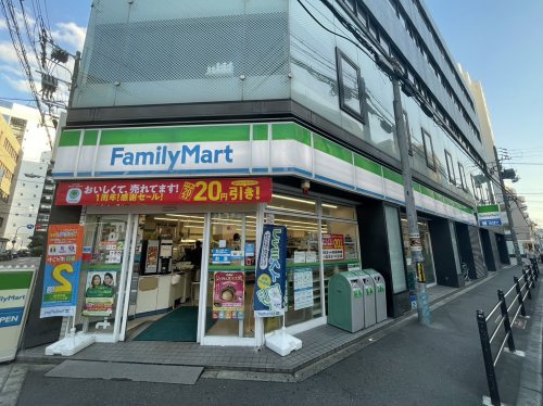 【コンビニエンスストア】ファミリーマート　四ツ橋北堀江一丁目店まで110ｍ