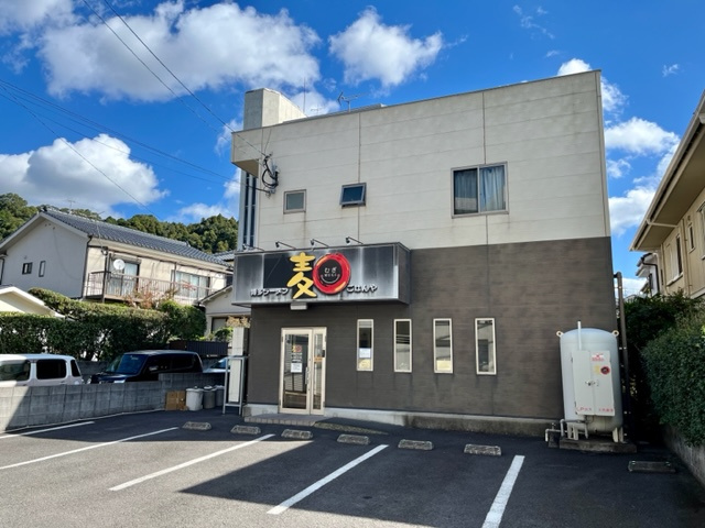 【ラーメン】博多ラーメン麦まで979ｍ