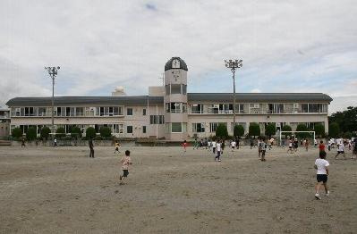 【小学校】　南アルプス市立小笠原小学校まで931ｍ