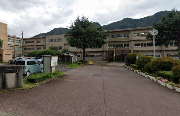 【小学校】坂祝小学校まで1287ｍ