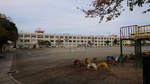 【小学校】霞ヶ関小学校まで1196ｍ