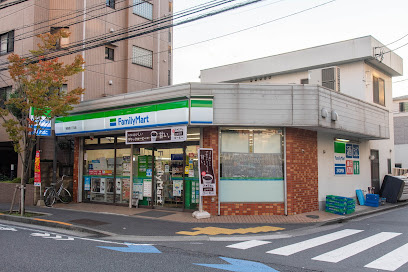 【コンビニエンスストア】ファミリーマート　南葛西三丁目店まで768ｍ