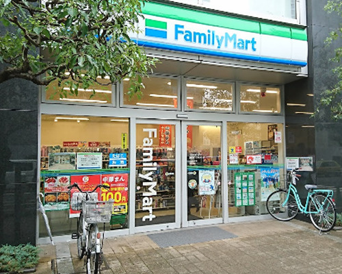 【コンビニエンスストア】ファミリーマート　西新宿アトラスタワー店まで190ｍ