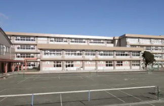 【中学校】安中市立第二中学校まで704ｍ