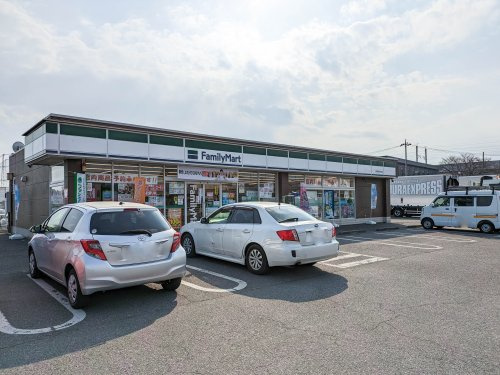 【コンビニエンスストア】ファミリーマート宇都宮羽牛田店まで645ｍ