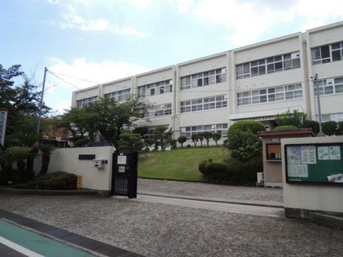 【小学校】羽曳野市立羽曳が丘小学校まで696ｍ