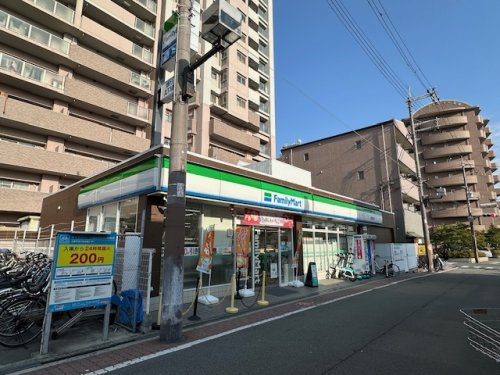 【コンビニエンスストア】ファミリーマート　加島駅東口店まで57ｍ