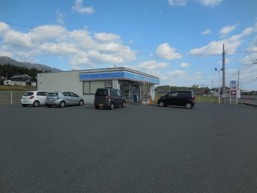 【コンビニエンスストア】ローソン　志賀荒川店まで740ｍ