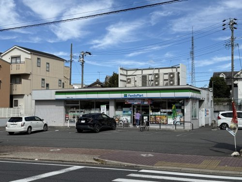 【コンビニエンスストア】ファミリーマート　千種春岡二丁目店まで541ｍ