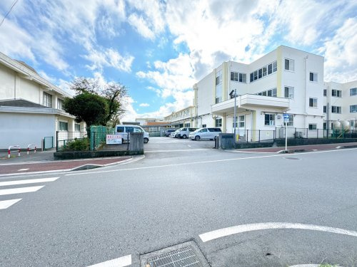 【小学校】御殿場市立御殿場小学校まで640ｍ