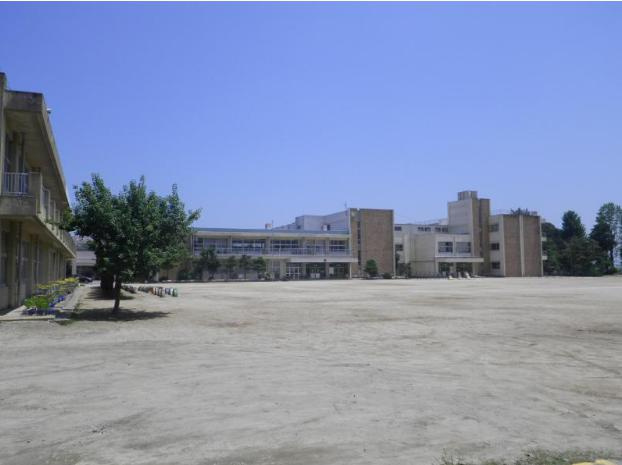 【小学校】　十王小学校まで1451ｍ