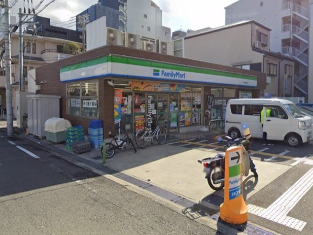 【コンビニエンスストア】ファミリーマート　尼崎東難波町店まで102ｍ