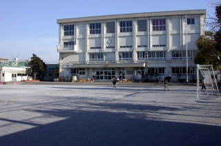 【小学校】江戸川区立鹿骨東小学校まで514ｍ