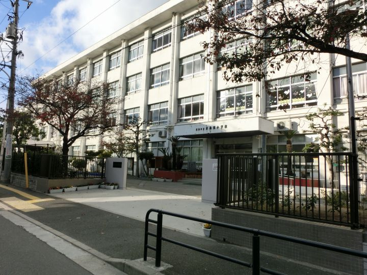 【小学校】吉島小学校まで173ｍ