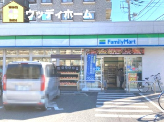 【コンビニエンスストア】ファミリーマート　越谷西方店まで604ｍ