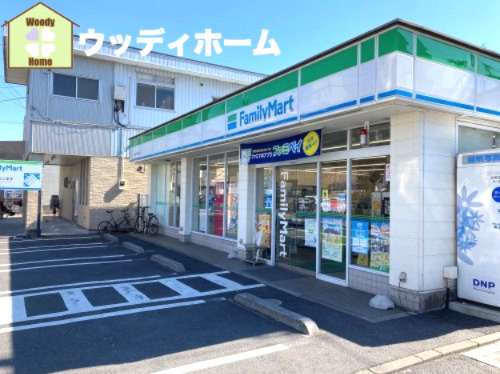 【コンビニエンスストア】ファミリーマート　南越谷駅北通り店まで421ｍ