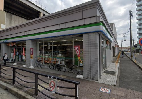 【コンビニエンスストア】ファミリーマート　一宮駅南店まで668ｍ