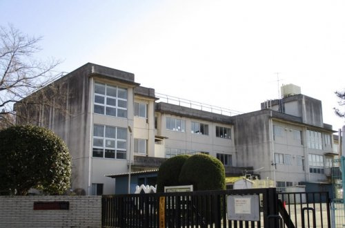 【小学校】寄居町立鉢形小学校まで639ｍ