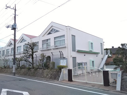 【幼稚園】小さき花の幼稚園まで462ｍ
