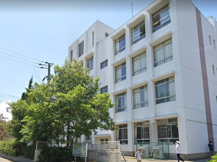 【小学校】伊丹市立鴻池小学校まで1064ｍ