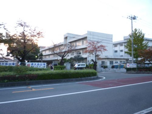 【中学校】太平中学校まで900ｍ