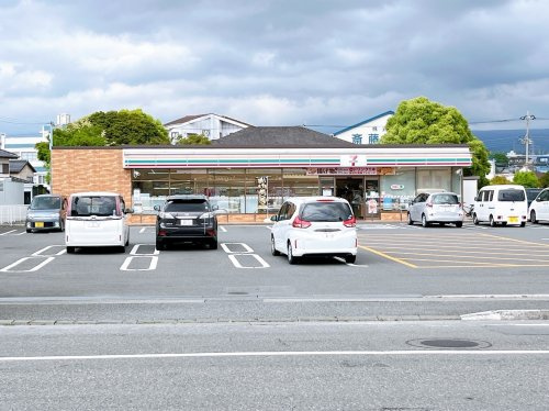 【コンビニエンスストア】セブンイレブン　富士市吉原店まで997ｍ