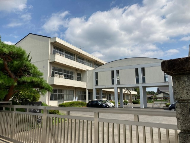 【小学校】鹿沼市立津田小学校まで1046ｍ
