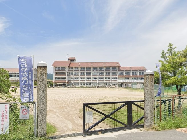【小学校】東広島市立高屋東小学校まで1466ｍ