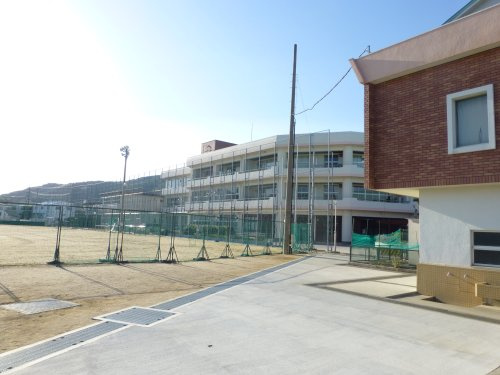 【小学校】南あわじ市・洲本市組合立広田小学校まで370ｍ