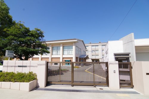 【小学校】泉佐野市立第二小学校まで977ｍ